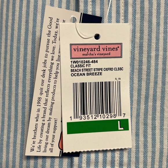 NWT Vineyard Vines Light Blue and White Pinstripe Long Sleeve Button Down Shirt - Picture 3 of 4
